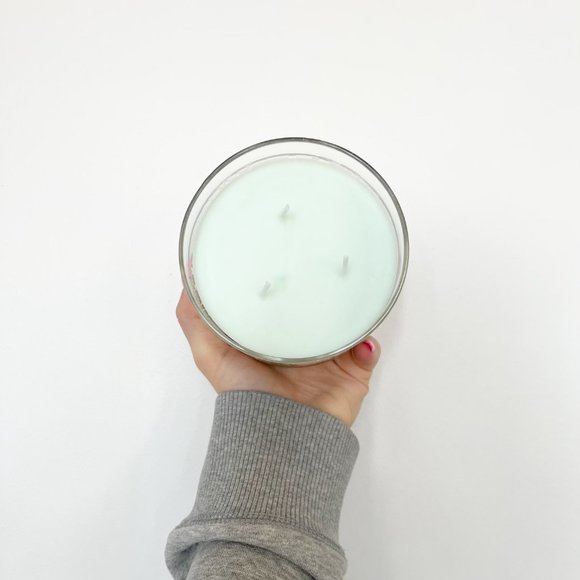 ✨ NWT Tree Farm Three-Wick Candle | Bath & Body Works - Picture 2 of 2